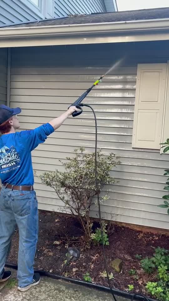 Lake Side Wash soft washing vinyl house siding
